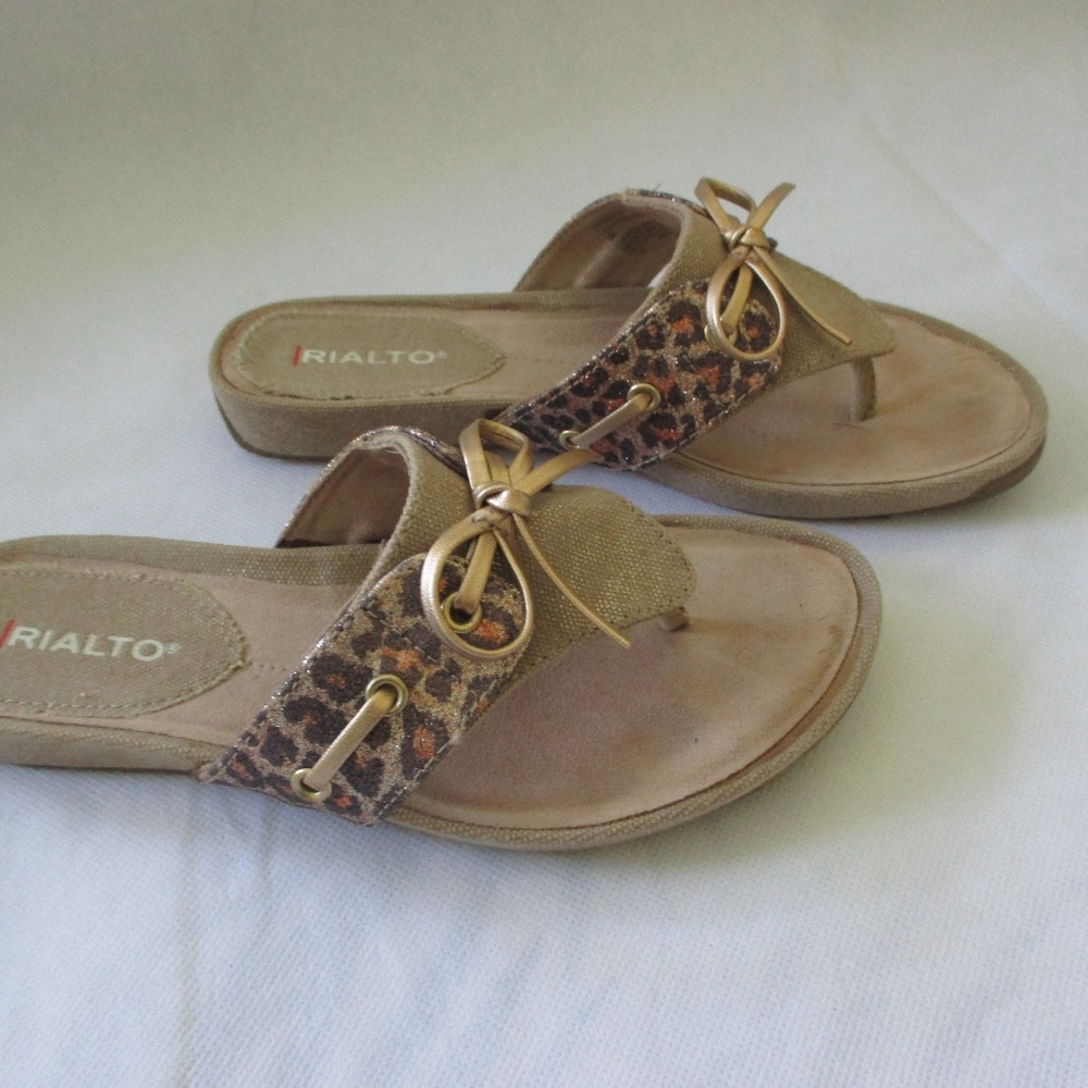 RIALTO cute sandals - sz 6.5 - Excellent condition!